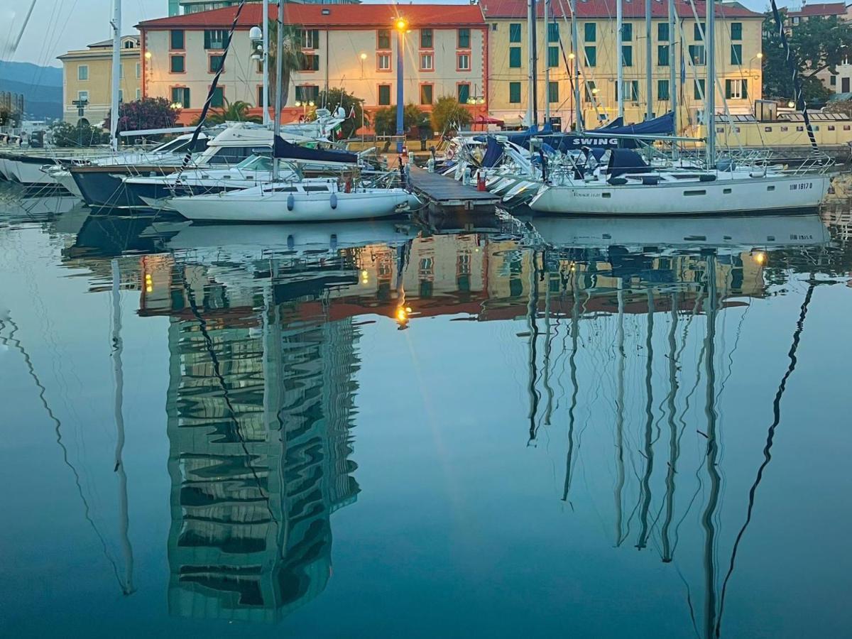 شقة A Casa Di Pizz - Bilocale Con Parcheggio Privato سافونا المظهر الخارجي الصورة